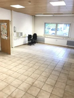 Bild/Grundriss 1 - Büro/Praxis mieten in Neustadt an der Donau - 12_VB3720VH Helle Bürofläche in einem Gewerbeanwesen / Neustadt a. d. Donau