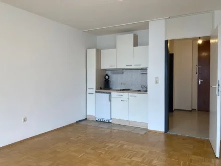 Bild/Grundriss 1 - Wohnung kaufen in Regensburg - 06_EI6686 Schönes Appartement mit Süd-Loggia und Lift / Regensburg - West
