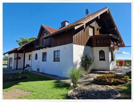 Ansicht Nordwest - Haus kaufen in Markt Schwaben - Zweifamilienhaus mit Doppelgarage, auf herrlich großem Grundstück (2.300 m²)