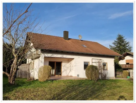 Ansicht Südwest - Haus kaufen in Schiltberg - Großzügiges Einfamilienhaus in schöner ruhiger Randlage von Allenberg bei Aichach