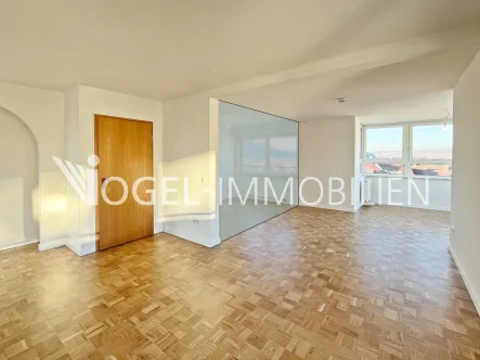 Titelbild - Wohnung mieten in Würzburg - Exklusive 3-Zimmer-Wohnung mit großer Dachterrasse