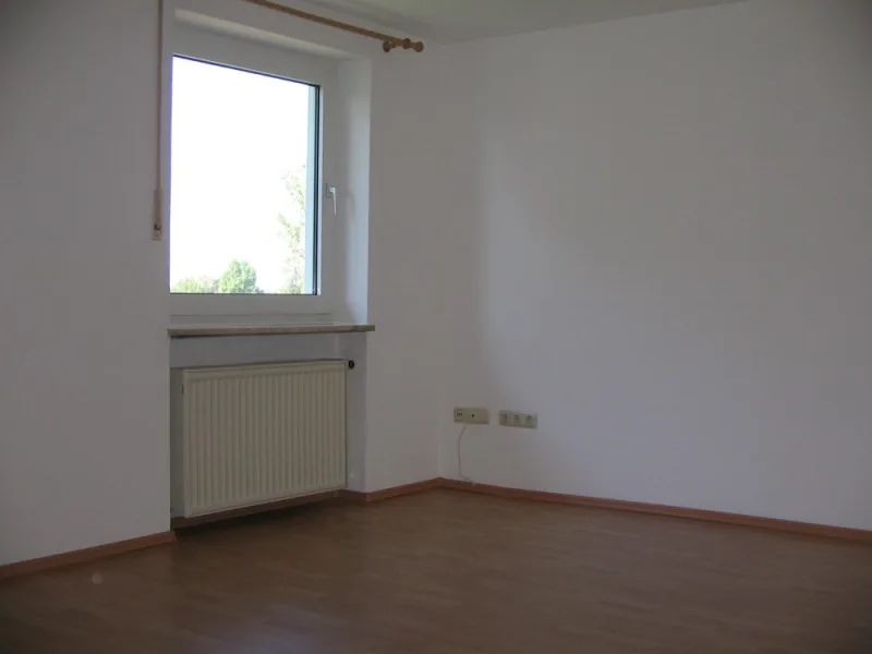 Ihr Wohnzimmer - Wohnung mieten in Oberostendorf - NEU! Zum verlieben! Schnuckelige Dachgeschosswohnung mit Gartenanteil!