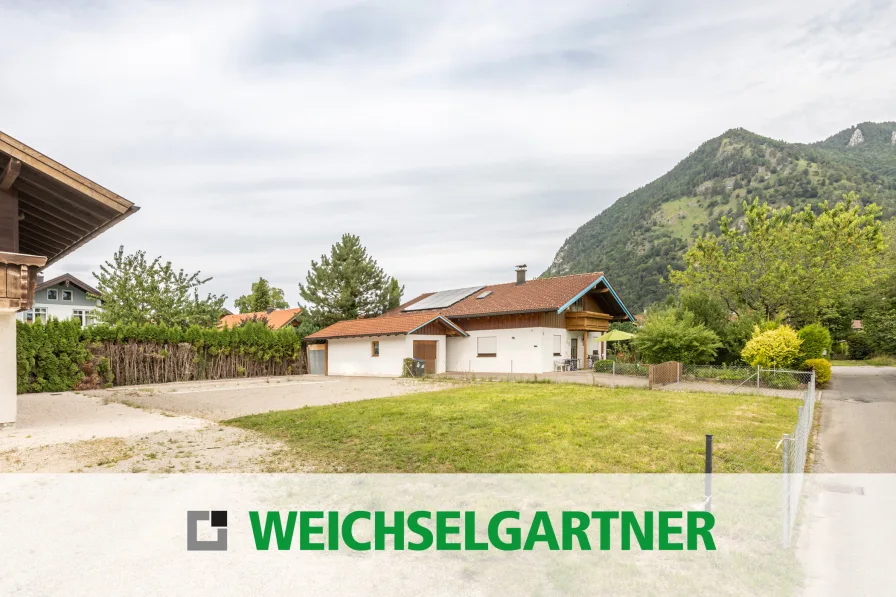 Im Alleinauftrag - Grundstück kaufen in Marquartstein - Ideales Einfamilienhaus-Grundstück mit Südausrichtung