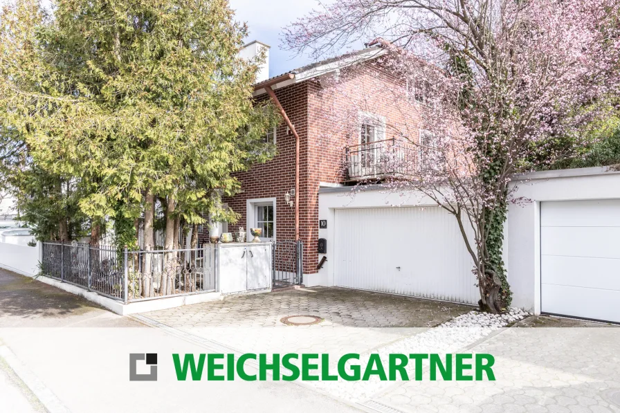 Im Alleinauftrag - Haus kaufen in München - Großzügige Doppelhaushälfte oberhalb des Herzogparks