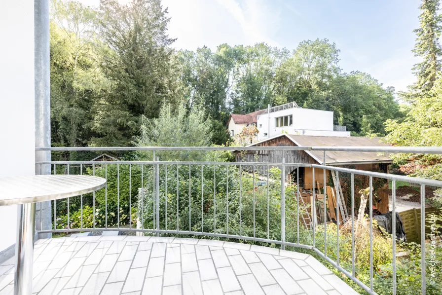  Balkon mit Blick ins Grüne