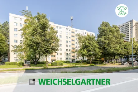 Im Alleinauftrag - Wohnung kaufen in München - Ideal geschnittene und bezugsfreie Eigentumswohnung mit West-Loggia