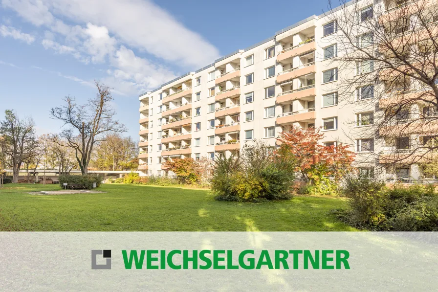 Im Alleinauftrag - Wohnung kaufen in München - Gepflegte Eigentumswohnung mit sonniger West-Loggia und TG-Einzelstellplatz