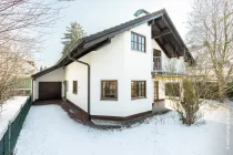 Einfamilienhaus mit Garage