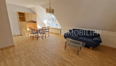 Wohnzimmer - Wohnung kaufen in Moosburg - Gut geschnittene 2-Zimmer-Wohnung mit Balkon in Moosburg