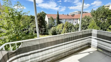 Blick vom Balkon - Wohnung mieten in Freising - WOHNWELT IMMOBILIEN: Grosszügige 4 Zimmer-Wohnung mit West-Balkon in ruhiger Lage