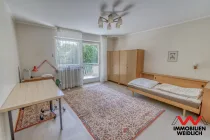 Großes Schlafzimmer im Obergeschoss