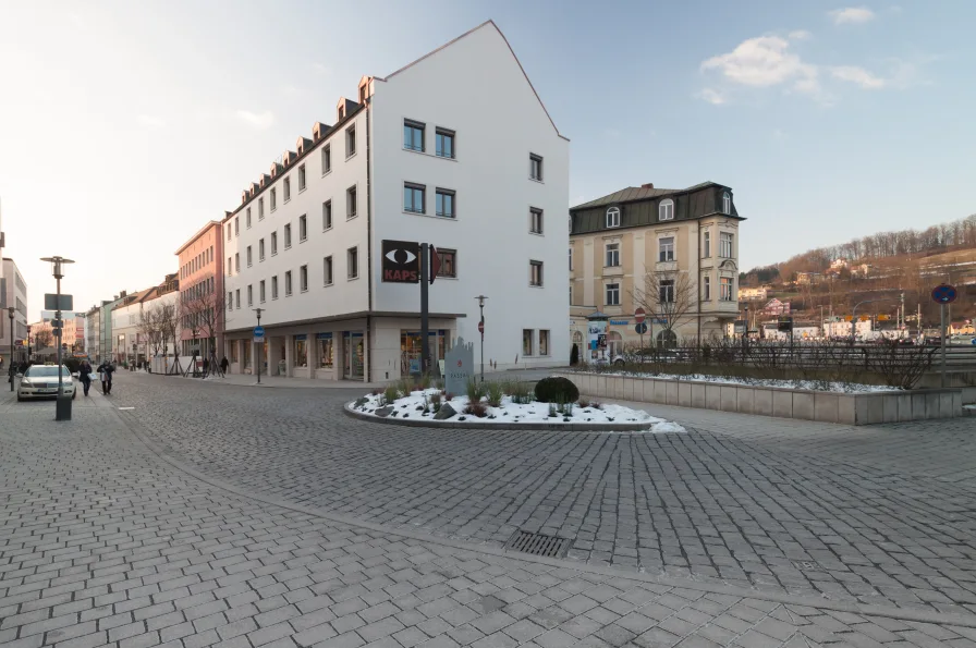 64661_bspa-20150206_1625-DSC_0130-Fassade.2 - Büro/Praxis mieten in Passau - Große Büroeinheit (315 qm) im Zentrum von Passau - Bahnhofstraße, top-saniert!