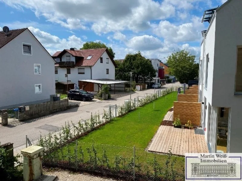 Terrasse mit Garten