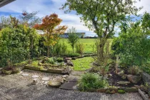 Terrasse und zum angelegten Garten direkt am Feld