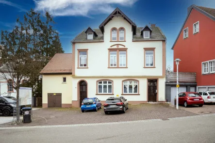 Front - Haus kaufen in Weiskirchen - Investoren und Bauträger aufgepasst!! Mehrfamilienhaus inmitten von Weiskirchen!