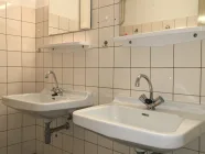 Halle 1 WC 2