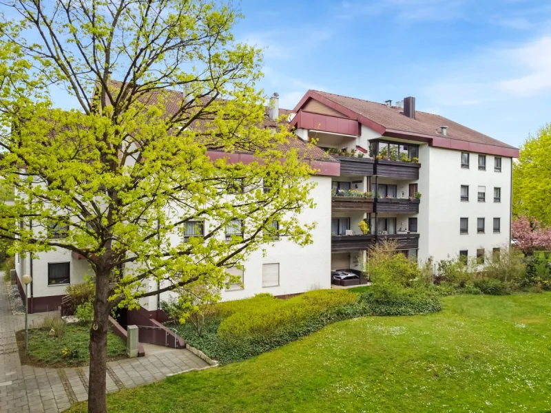 1 - Wohnung kaufen in Karlsfeld - Renovierungsbedürftige, gut geschnittene 2,5-Zimmer-Wohnung mit viel Potential