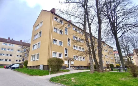 Objektansicht - Wohnung kaufen in Hof - unterdurchschnittlich vermietete 3-Zi-Wohnung nahe dem Stadtzentrum von Hof