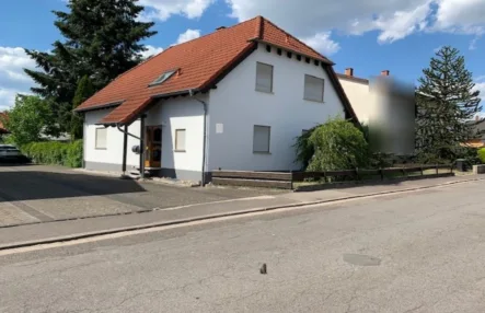 Titelbild - Haus kaufen in Homburg - Sehr schönes Einfamilienhaus in Homburg-OT