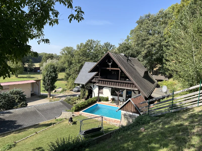 Titelbild - Haus kaufen in Thallwitz - Charmantes Anwesen mit Großem Grundstück in Thallwitz