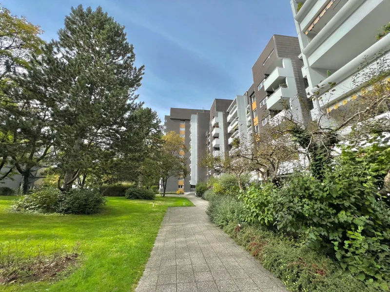 Aussenansicht2_001.jpg - Wohnung kaufen in München - Vermietete 2-Zimmer-Eigentumswohnung in München-Neuperlach