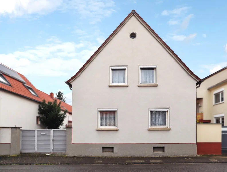 Ansicht - Haus kaufen in Haßloch - PREISSENKUNG: Ein Haus, viele Optionen – Charmantes Einfamilienhaus im Herzen von Haßloch