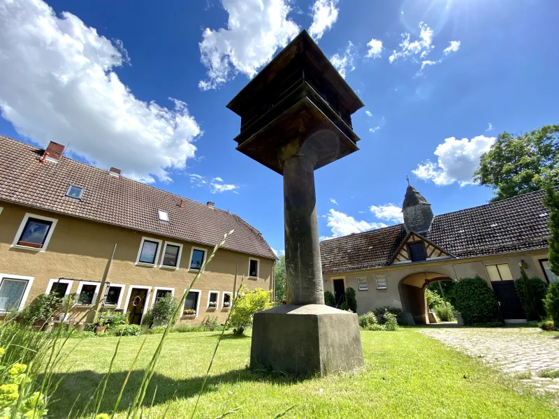 Hofensemble - Haus kaufen in Tharandt Kurort Hartha - Außergewöhnliche Hofanlage mit mehreren Bestandshäusern, Stallungen und weitläufigem Grundstück