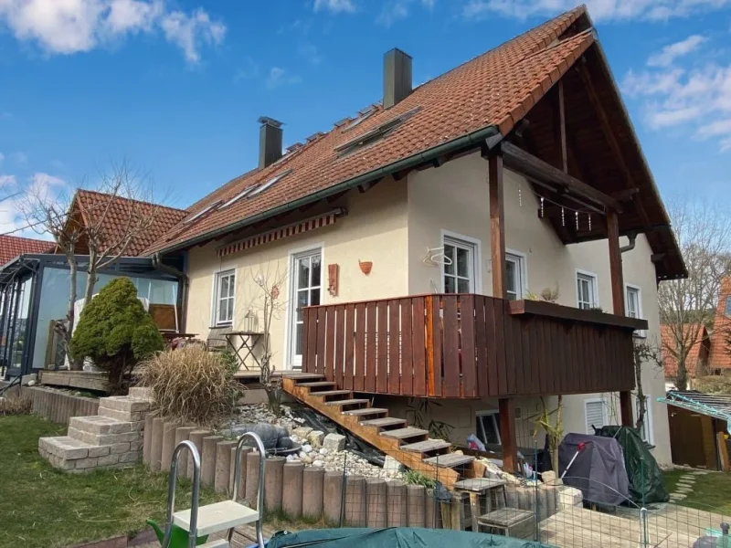 Hausansicht 1 - Haus kaufen in Gerolsbach - Schöne Doppelhaushälfte mit sonniger Terrasse in Gerolsbach