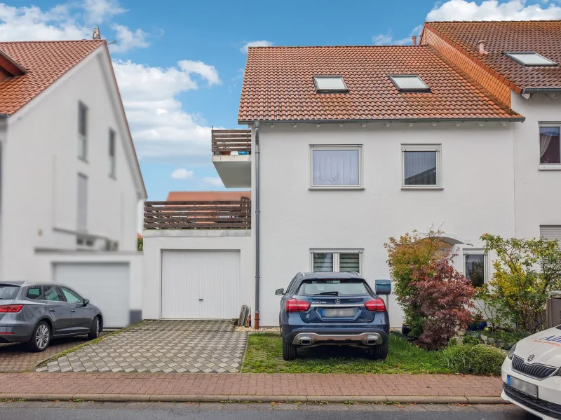 Haus von vorne - Haus kaufen in Pfungstadt - Doppelhaushälfte für die anspruchsvolle Familie in Pfungstadt Hahn