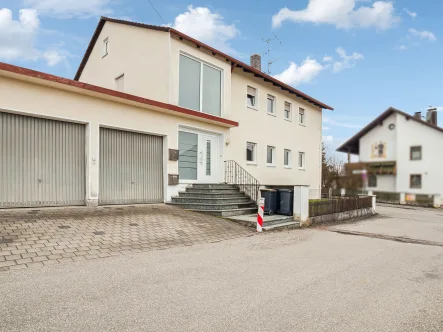 Hauptbild - Haus kaufen in Au in der Hallertau - Sofort beziehbares Zweifamilienhaus in ruhiger und zentrumsnaher Lage von Au in der Hallertau