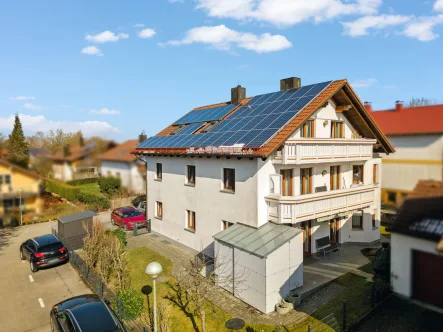 Ansicht - Haus kaufen in Markt Schwaben - Renditestarkes Mehrfamilienhaus mit 4 Wohnungen in zentraler Lage von Markt Schwaben