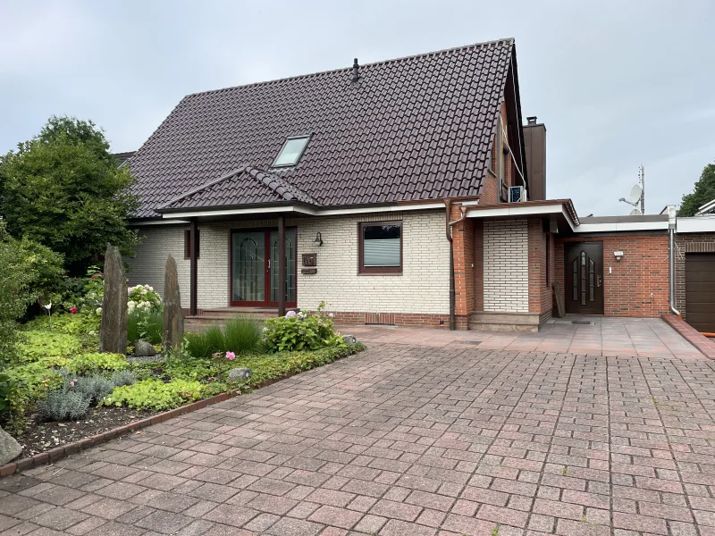 Titelfoto - Haus kaufen in Tellingstedt - Gehobene Klasse mit Blick in die freie Natur von Tellingstedt