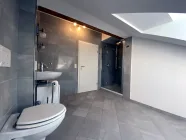 Badezimmer im DG