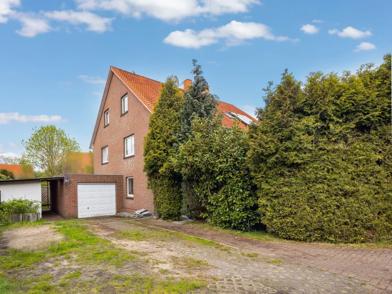 Haus Ansicht - Haus kaufen in Hamburg - Niedrigenergiehaus - Massiv &amp; Solide - 7-Zi. DHH in begehrter Lage von HH-Fischbek
