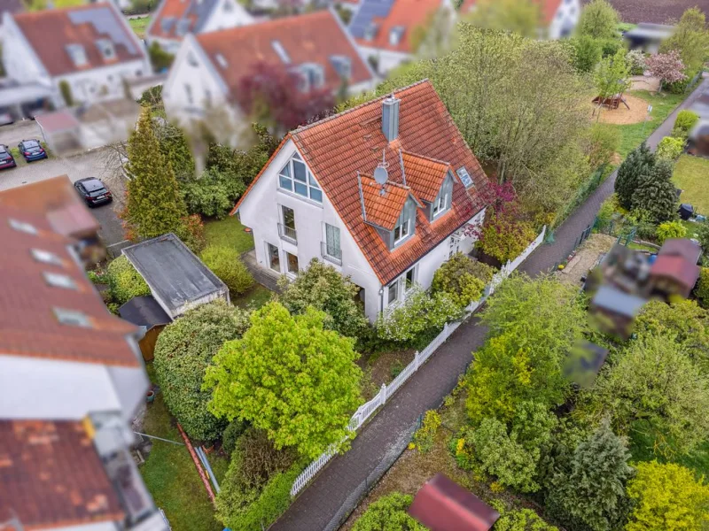 Luftbild 1 - Haus kaufen in Fürth - Herausragendes Einfamilienhaus in wundervoller Lage von Fürth-Oberfürberg