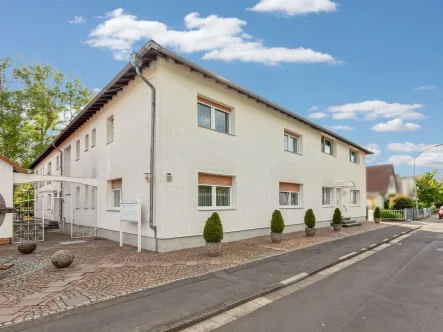Hausansicht - Wohnung kaufen in Büdingen - Vermietete 3-Zimmer Wohnung in Büdingen