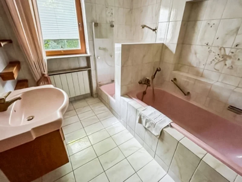 Badezimmer EG