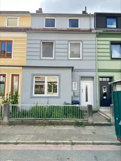Titelbild - Haus kaufen in Bremen - Renoviertes Reihenmittelhaus in Bremer Neustadt