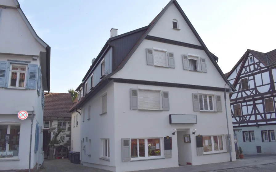 Nordansicht - Wohnung kaufen in Leonberg - Vermietete Dachgeschoss-Maisonette-Wohnung im Denkmalschutzobjekt in der Altstadt