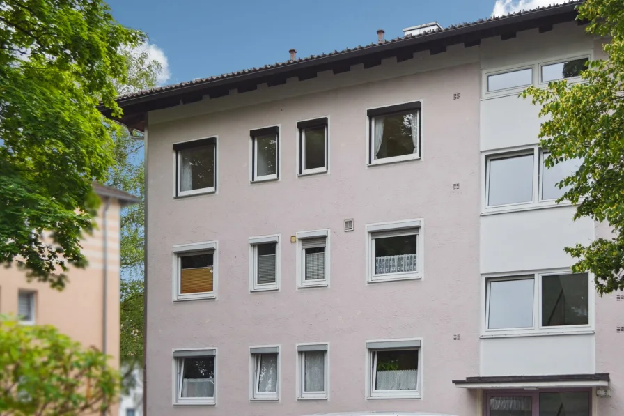 Ansicht Ost  - Wohnung kaufen in Geretsried - Helle 3- bis 4-Zimmer-Wohnung mit Balkon in Geretsried