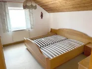 Schlafzimmer 2 im OG