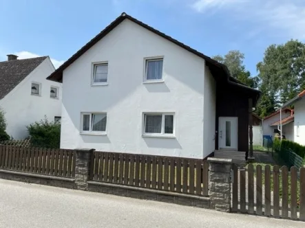 Ansicht - Haus kaufen in Pilsting - RESERVIERT!!!! GELEGENHEIT  Charmantes, älteres Einfamilienhaus in Pilsting, ruhige ,zentrale Lage