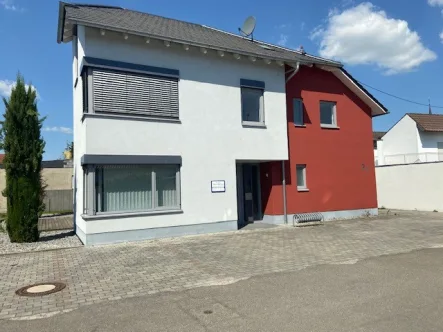 Hausansicht vier - Haus kaufen in Beindersheim - Exklusives Zweifamilienhaus in Beindersheim