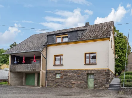 Titelbild - Haus kaufen in Kleinmaischeid - Zweifamilienhaus in Kleinmaischeid wartet auf Kapitalanleger!