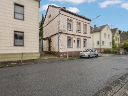 Titelbild - Haus kaufen in Hagen - Reserviert: Einfamilienhaus mit viel Potenzial in idealer Lage von Hagen-Hohenlimburg