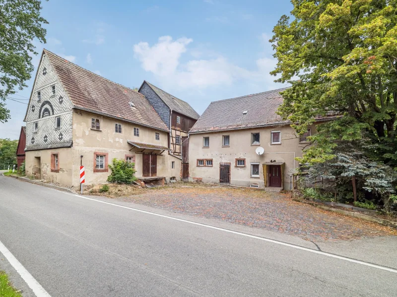 Titelbild - Haus kaufen in Frohburg - Einfamilienhaus auf ehemaligem Mühlengrundstück: Ideal für Handwerker zur Selbstverwirklichung 