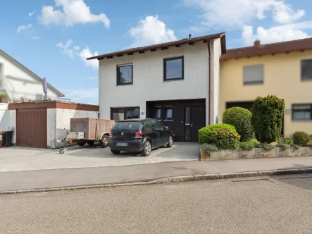 Hausansicht - Haus kaufen in Beilngries - Gemütliches Reihenhaus in beliebter Lage von Beilngries