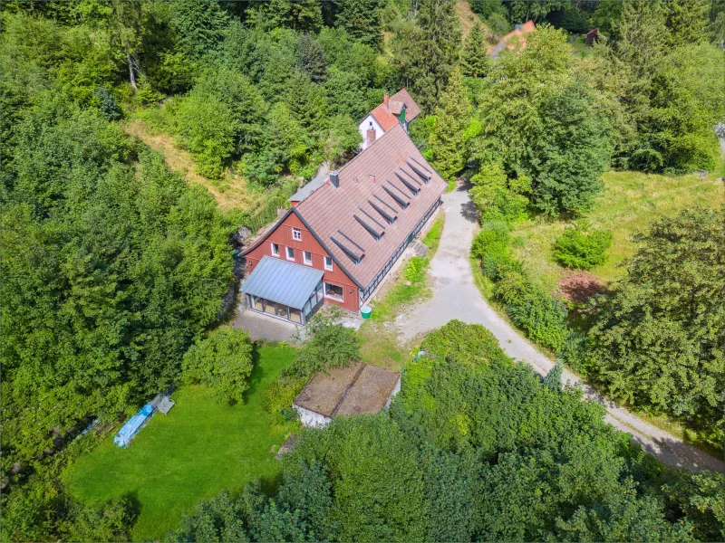 Titelbild - Haus kaufen in Goslar - *Seltenheit* Zweifamilienhaus am Rand der Stadt mit ca. 366m² Wohnfläche in Goslar-Rammelsberg