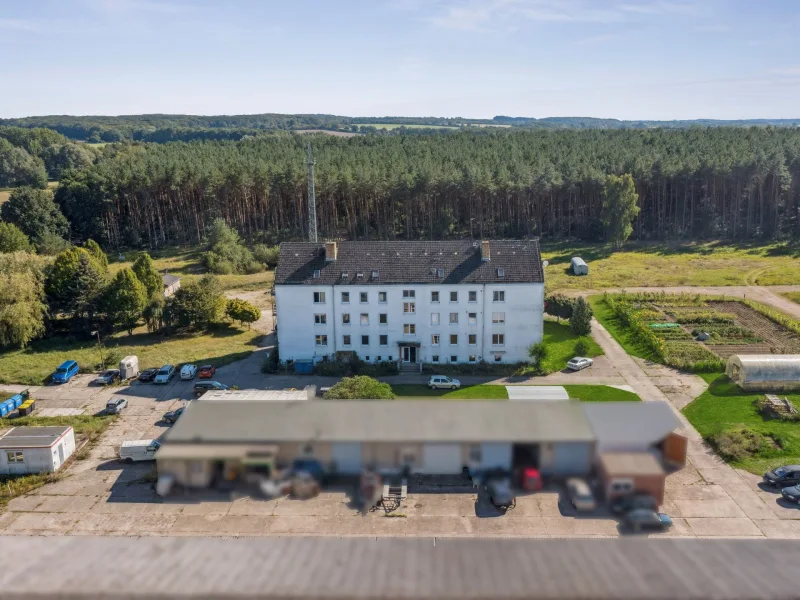 Startbild - Haus kaufen in Lüdersdorf - XXL-Anlageobjekt-ideal für Firmen und/oder Handwerker in Lüdersdorf