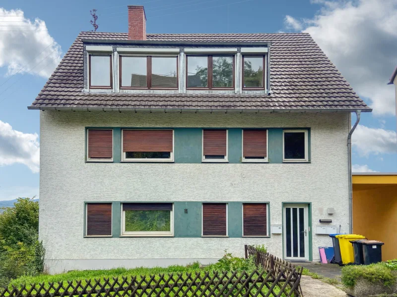 Frontansicht - Wohnung kaufen in Remagen - Großzügige Dachgeschosswohnung in Oberwinter